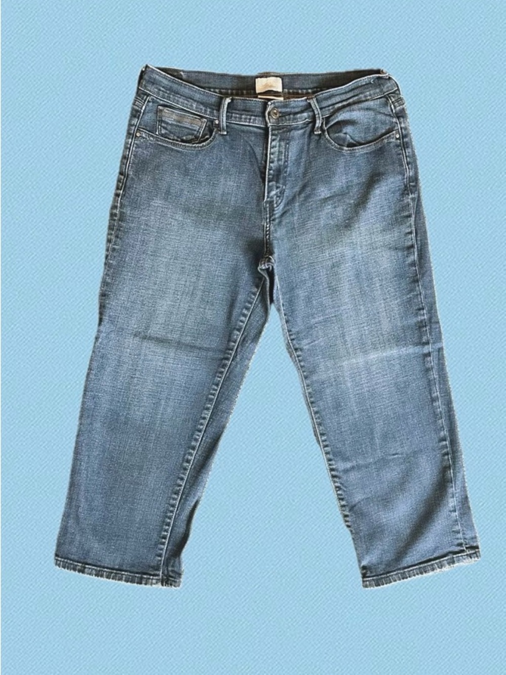 Levi's Women's Vintage 515 Capri Straight Cut Jeans Medium Wash Blue | SIZE 10